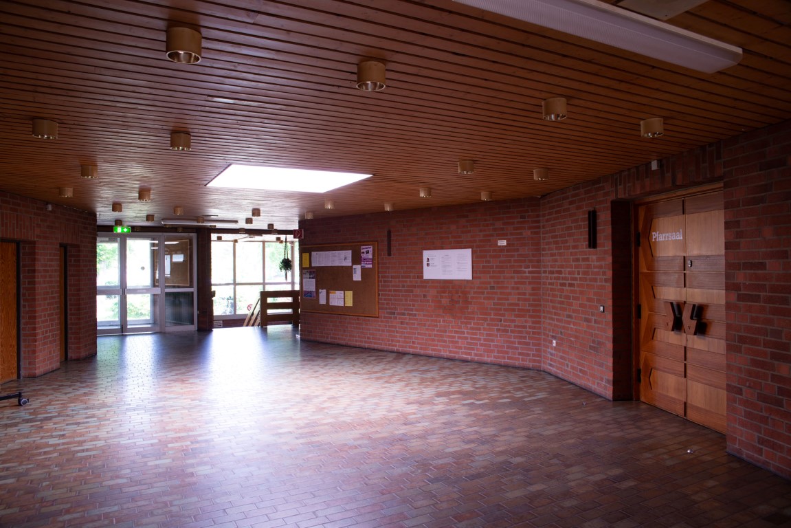 Image 45 - Foyer